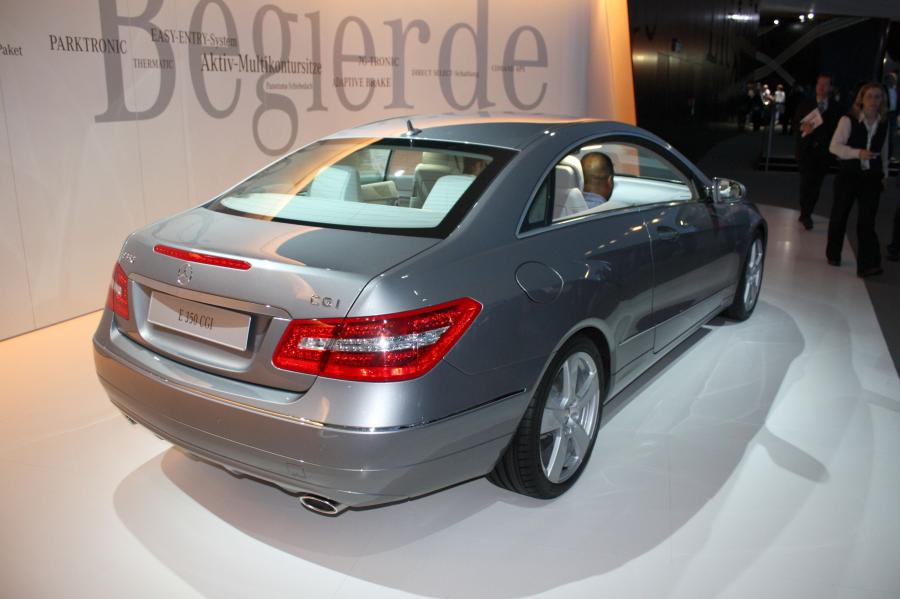  Mercedes-Benz E-Class Coupe 2010 года  (фото 38 из 84)